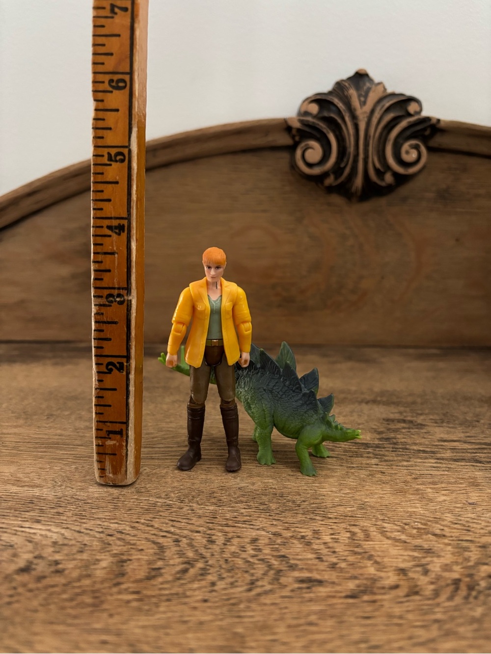 Jurassic World Fallen Kingdom Claire & Stegosaurus Action Figure Mattel